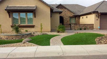 Transitional landscape: gravel stone and turf